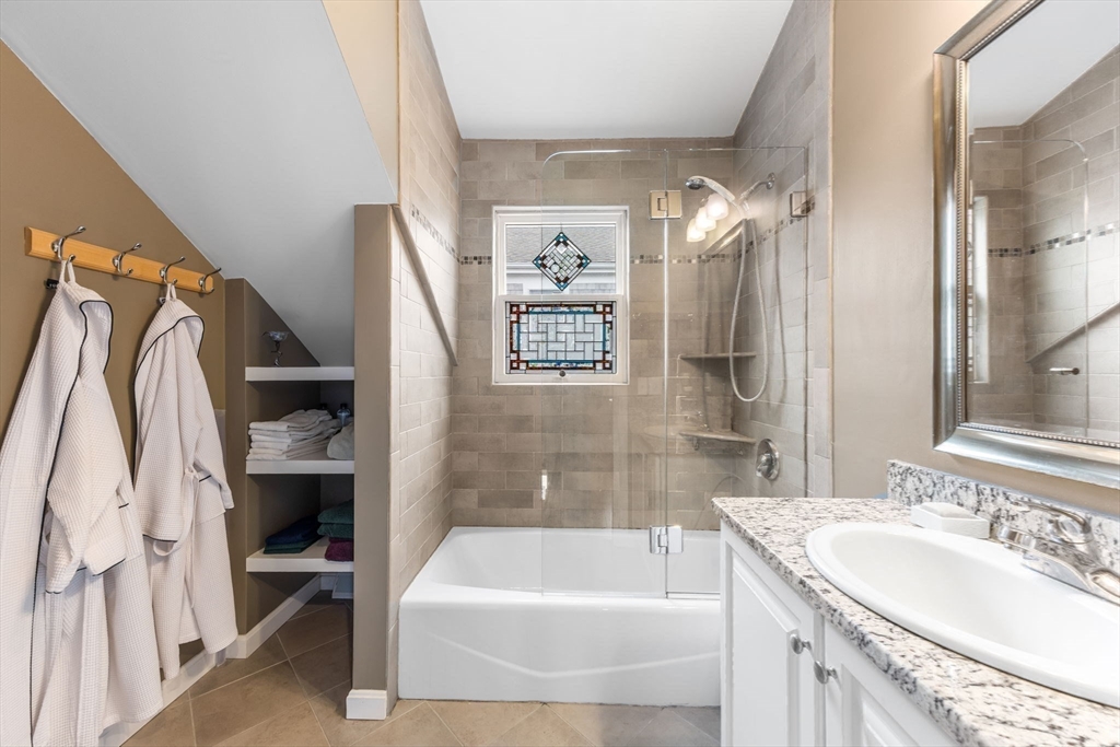 52 Harry Kemp Way # 6 Property Photo 16