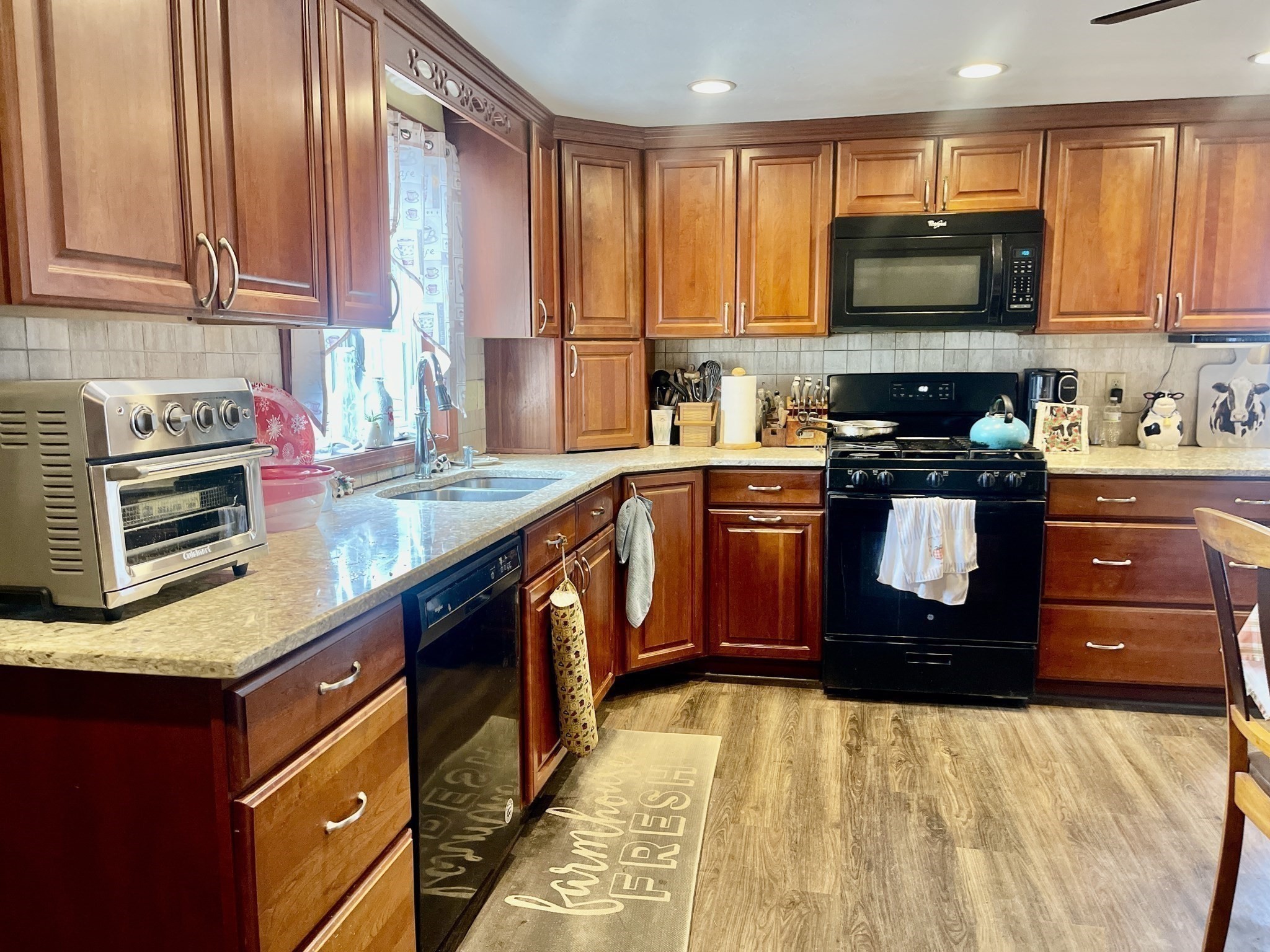 72 North Wheaton Avenue Property Photo 11