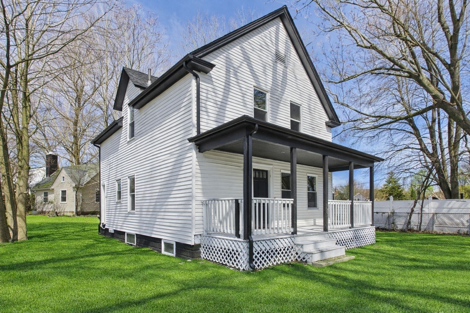 12 Sherman St Property Photo 2