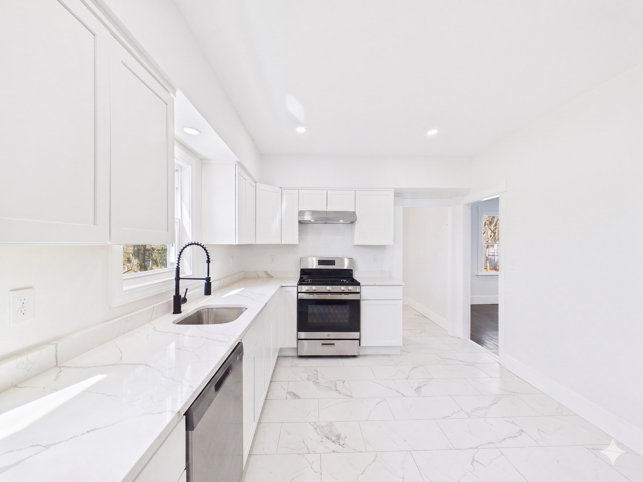 12 Sherman St Property Photo 15