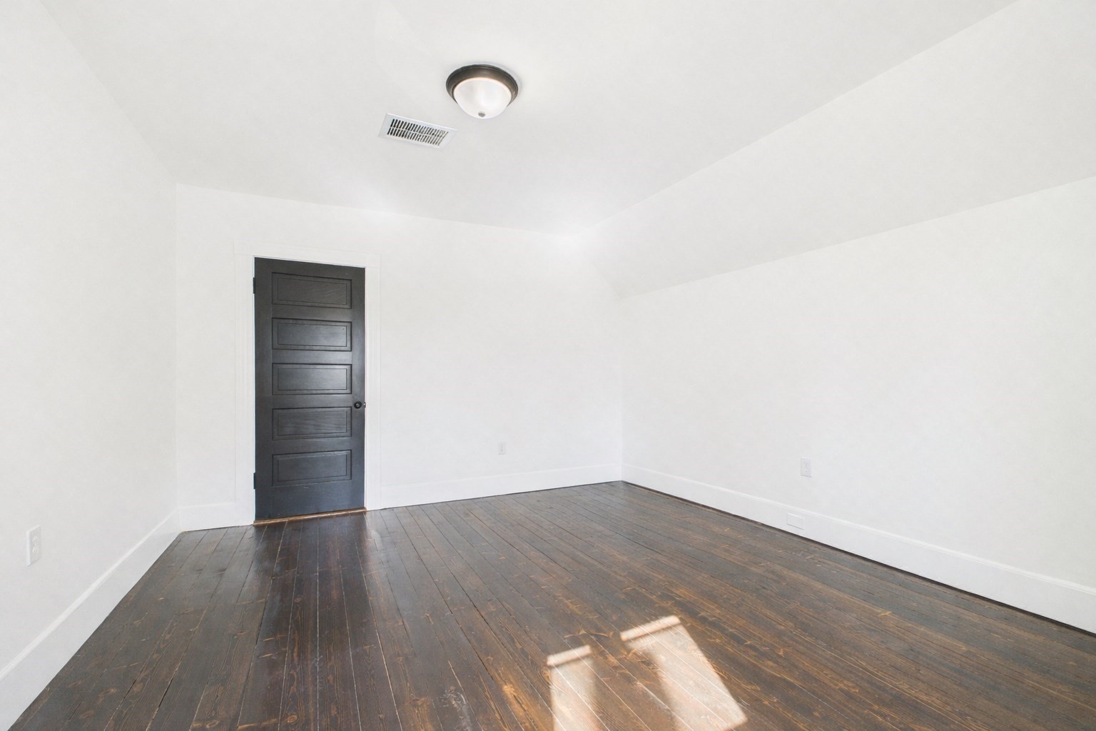 12 Sherman St Property Photo 25