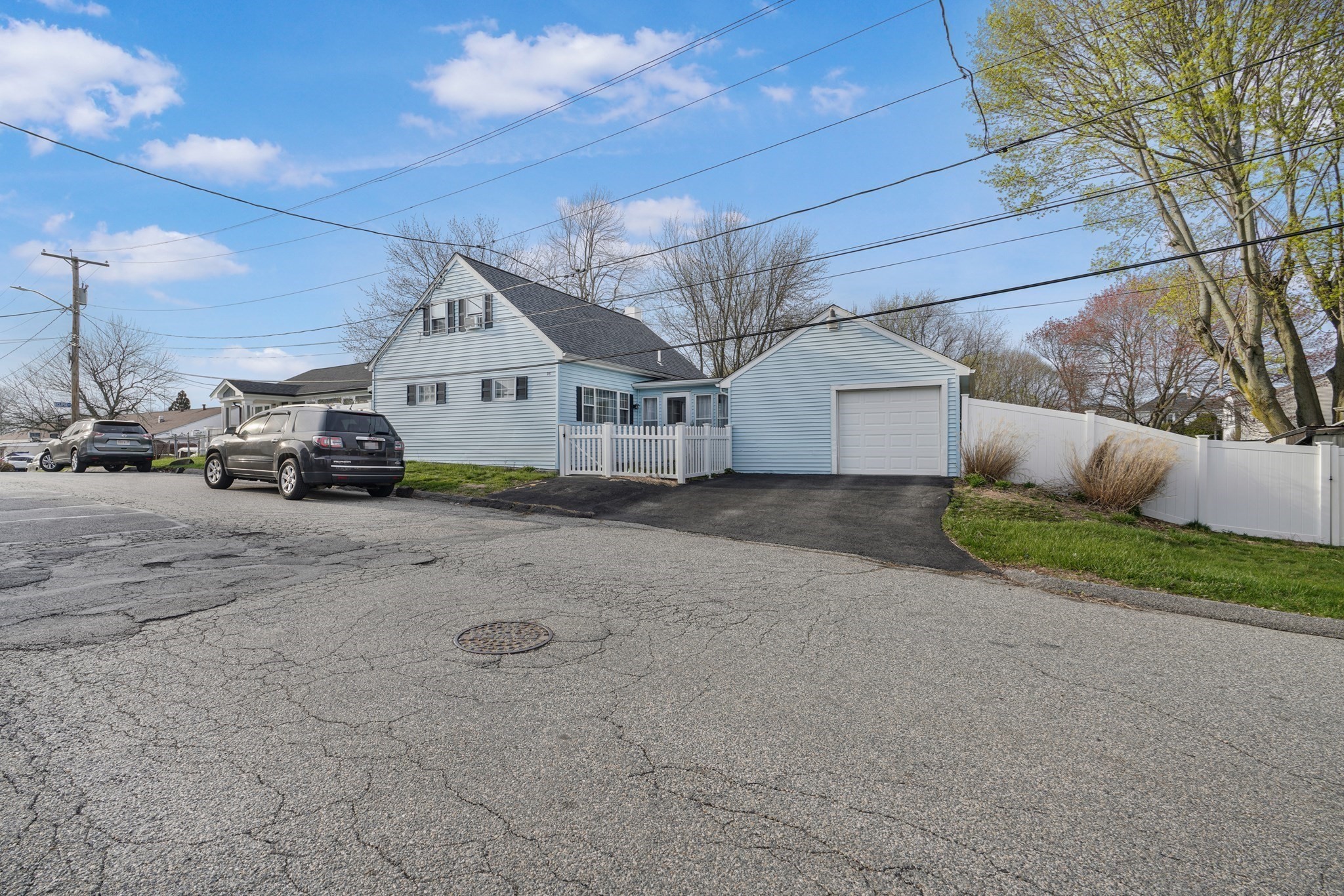 96 Star St Property Photo 3