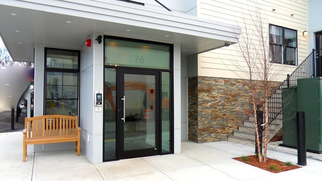76 Stonley Road # 4 Property Photo 1