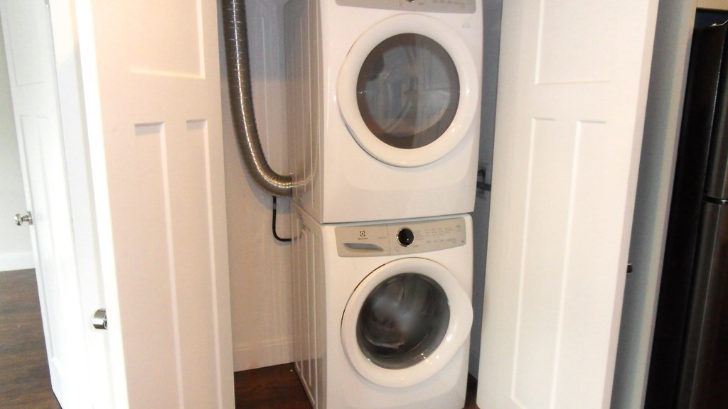 76 Stonley Road # 4 Property Photo 6