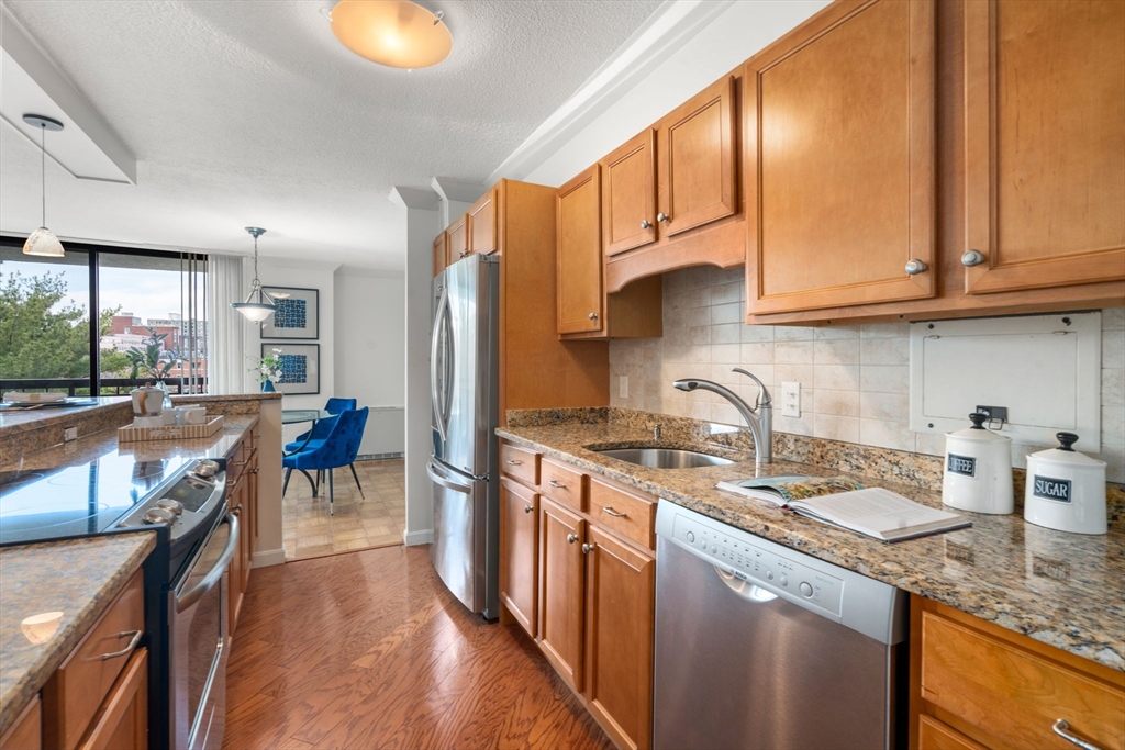 60 Longwood Ave # 602 Property Photo 11