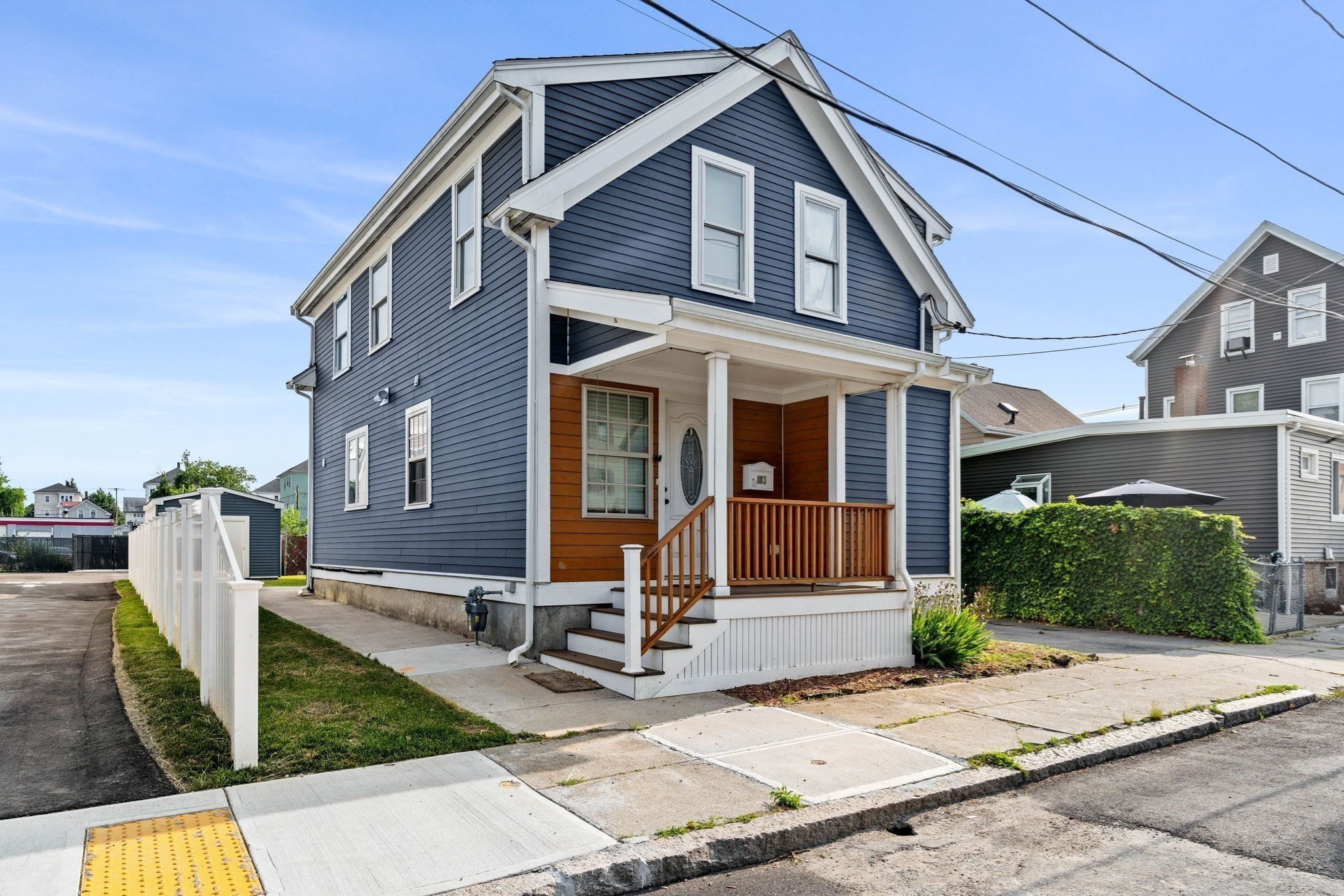 883 Grinnell St Property Photo 1