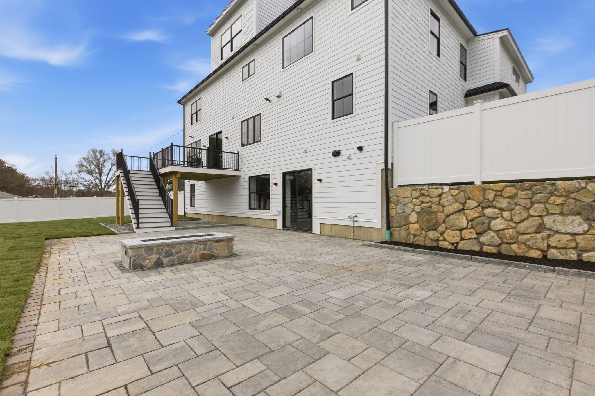5 Lisa St Property Photo 37