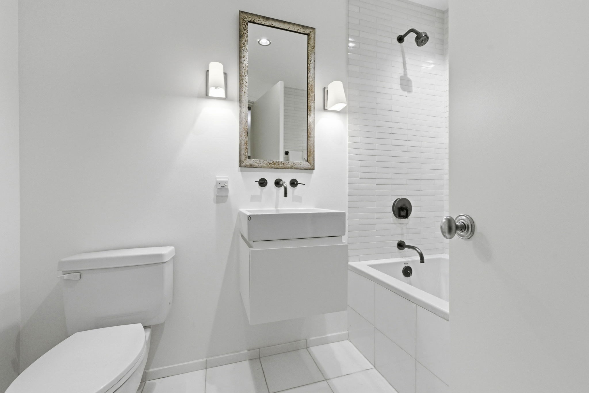 9 W Broadway # 618 Property Photo 7