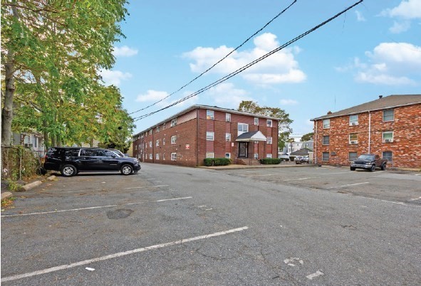 108 Franklin St Property Photo 5