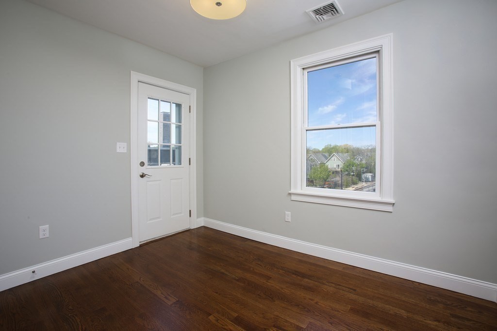 660 Somerville Ave # 2 Property Photo 4