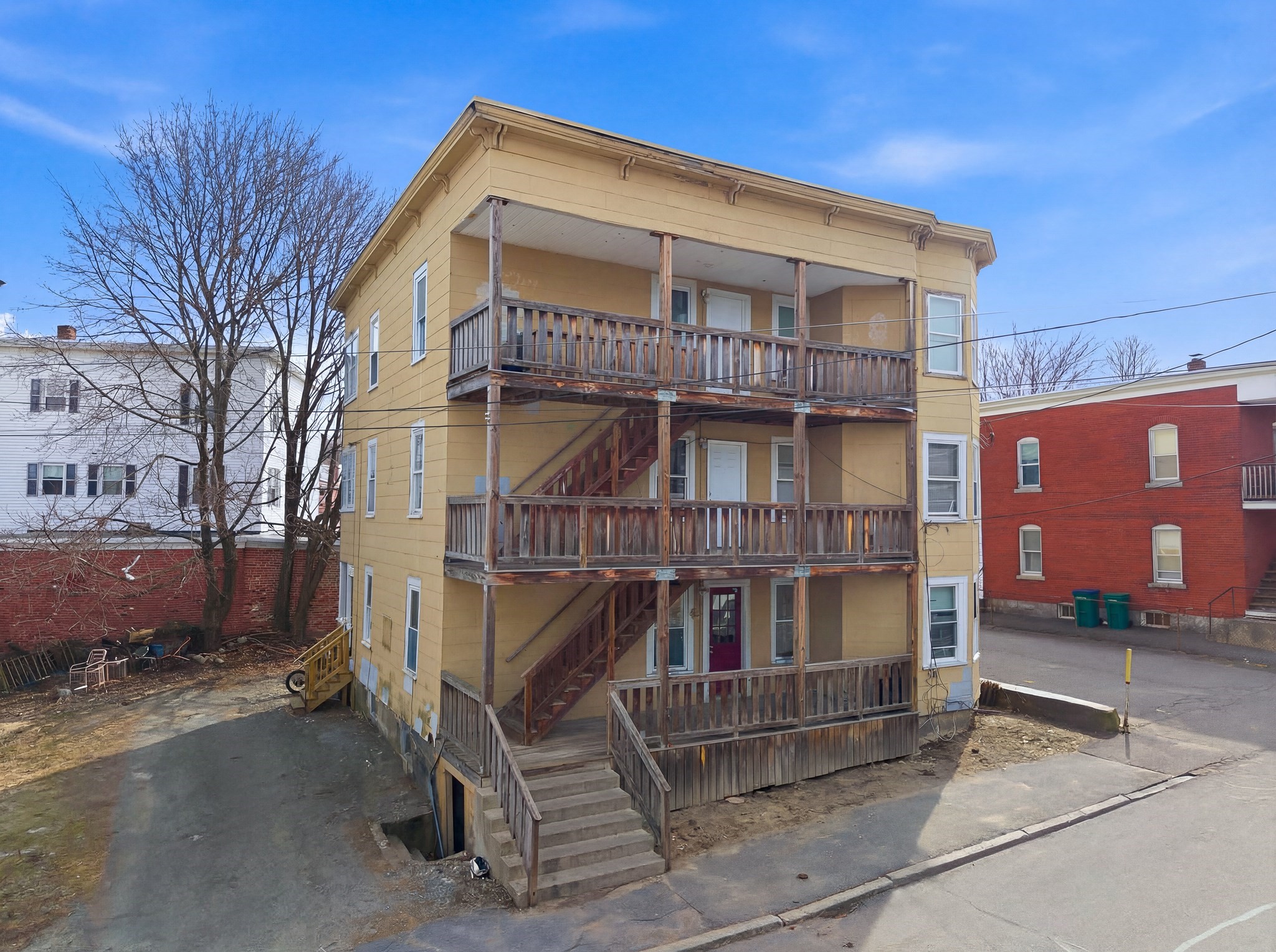 119 Woodland St Property Photo 3