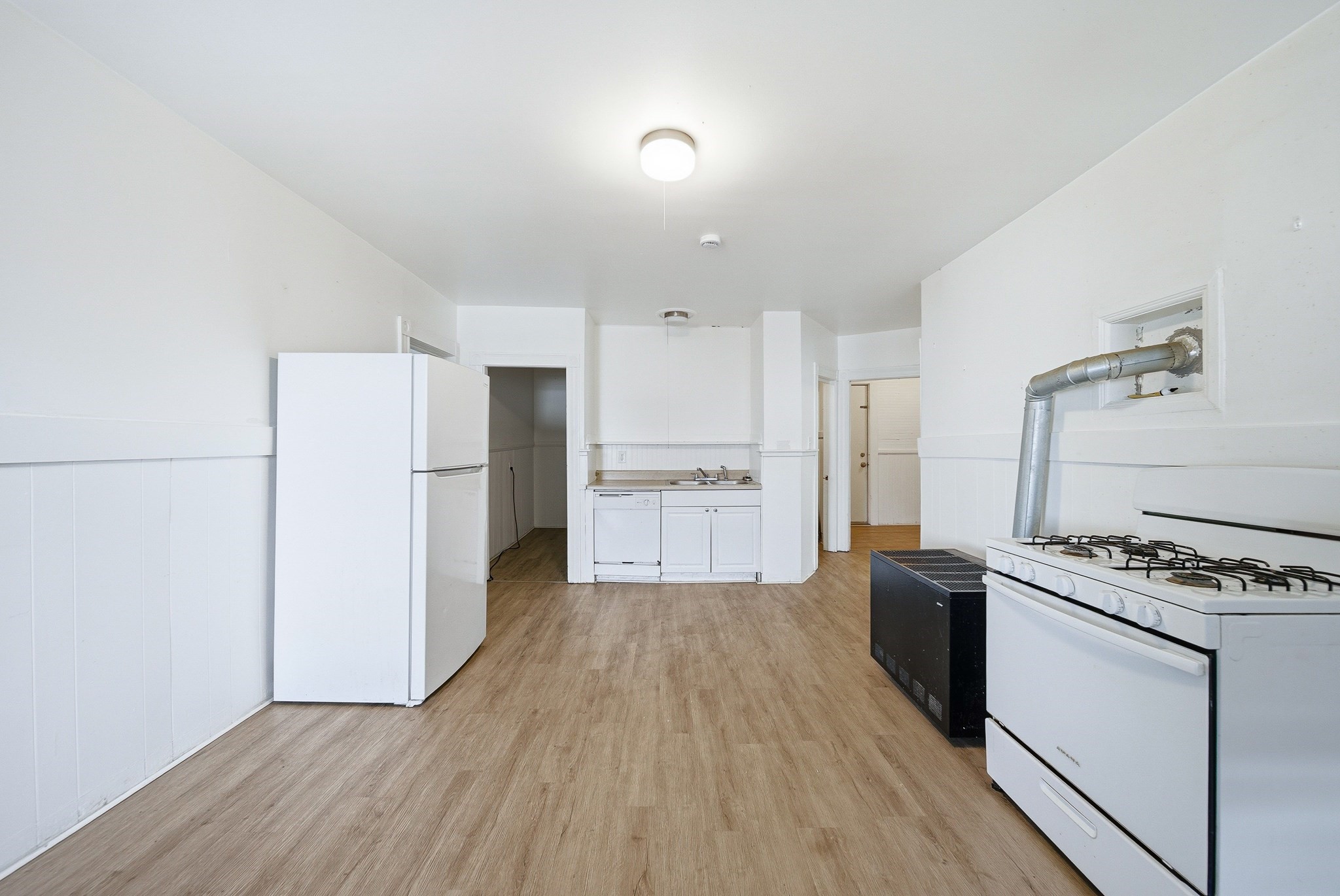 119 Woodland St Property Photo 4