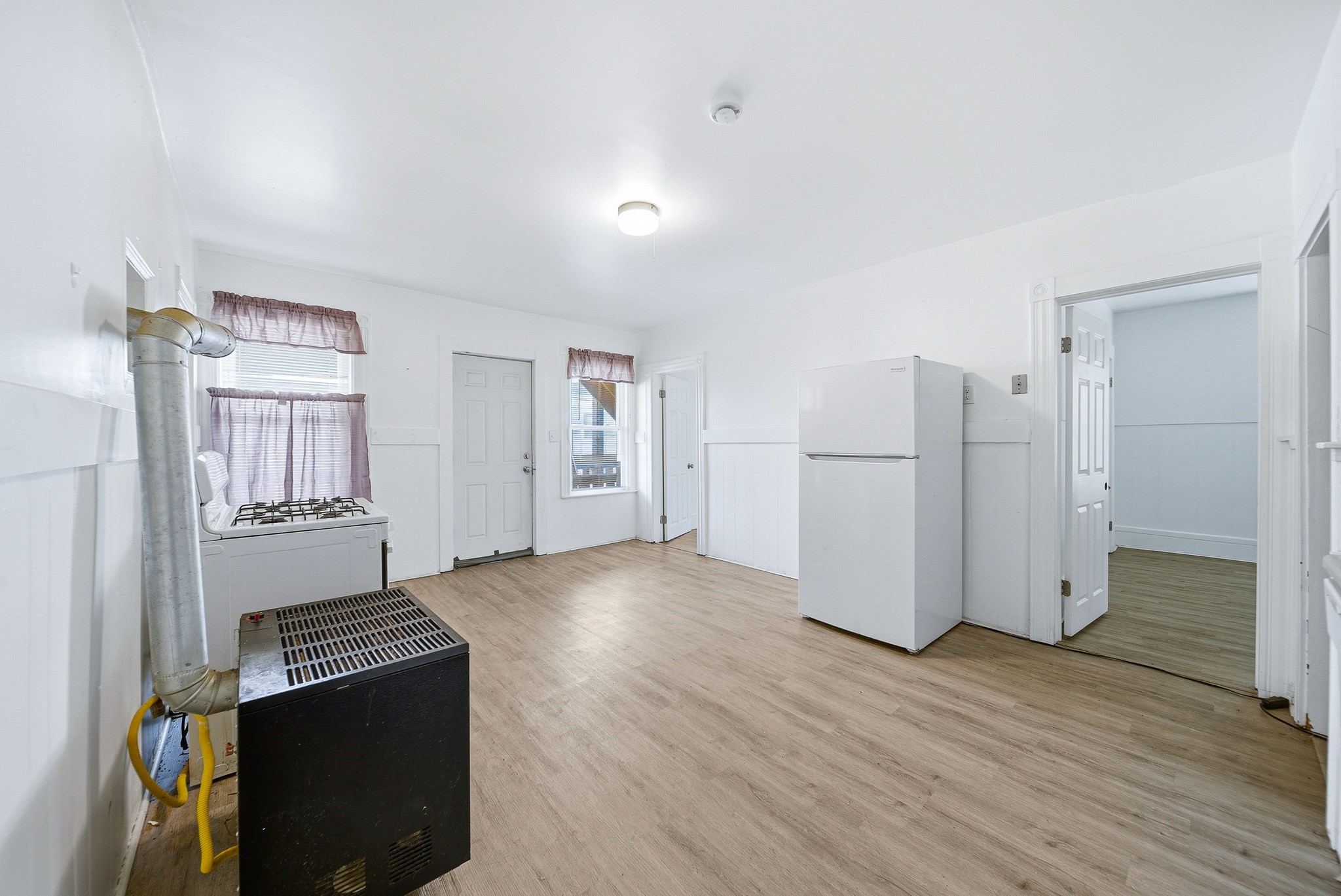 119 Woodland St Property Photo 6