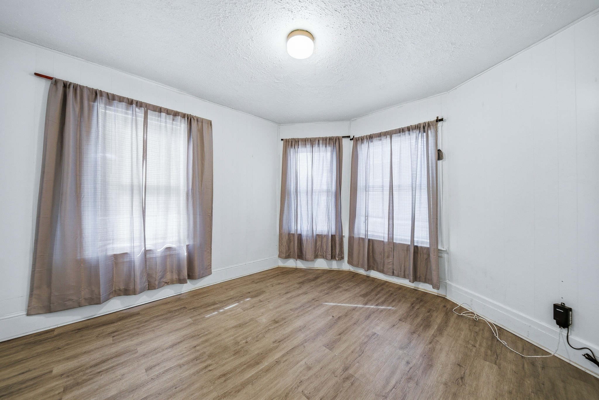 119 Woodland St Property Photo 10