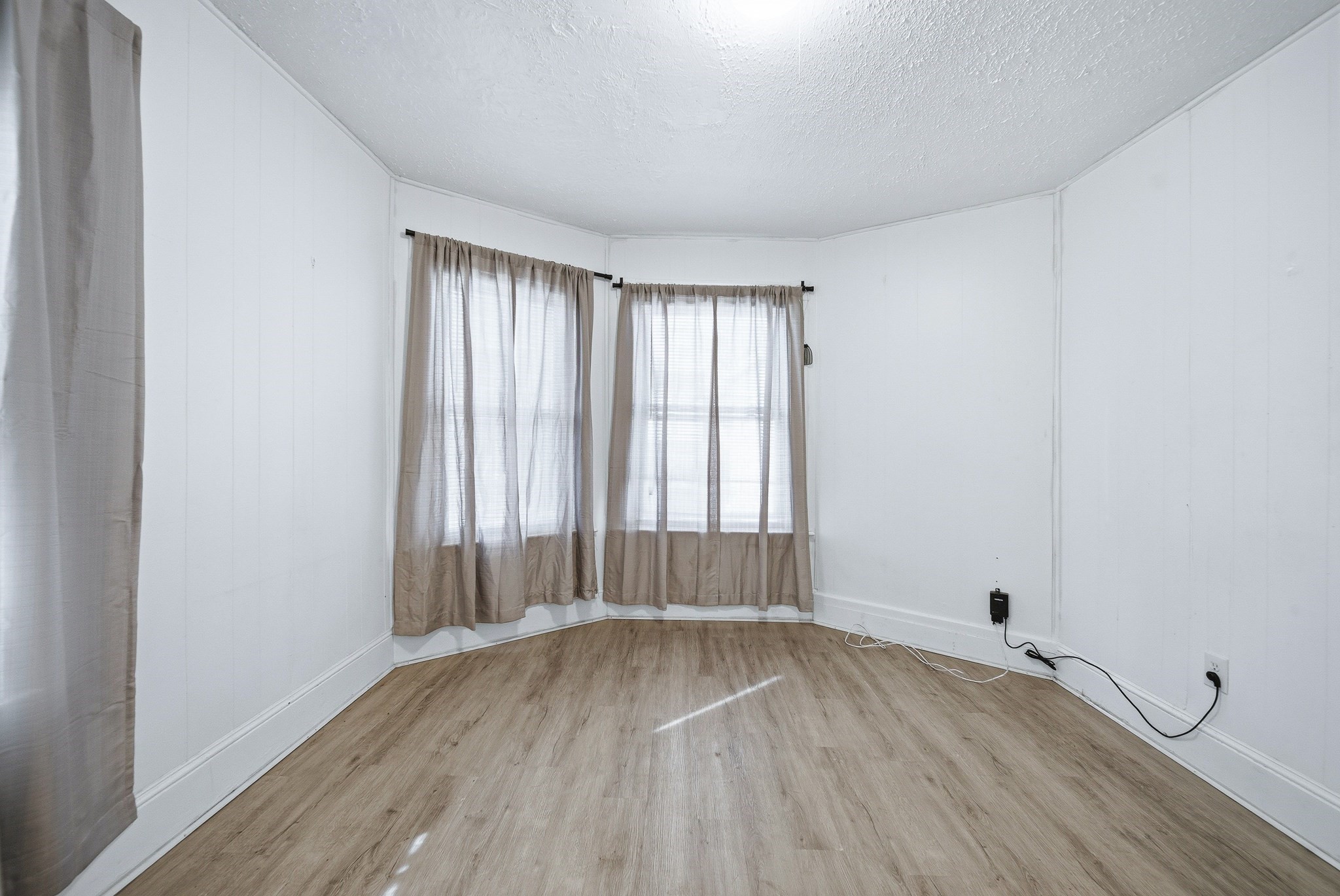 119 Woodland St Property Photo 11