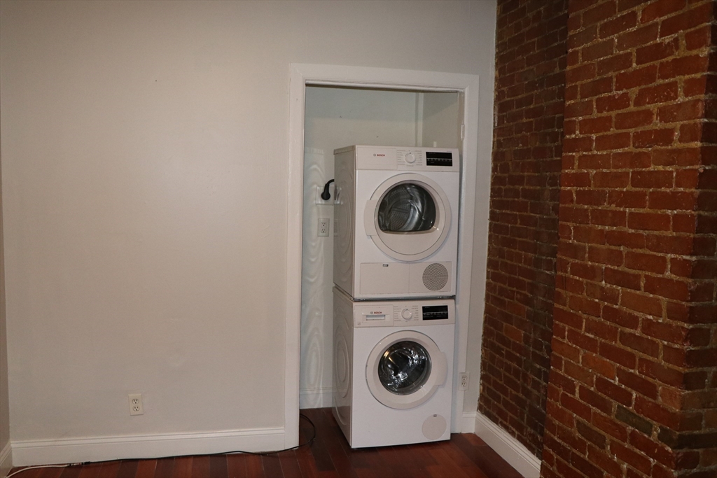 320 Warren St # 2 Property Photo 18