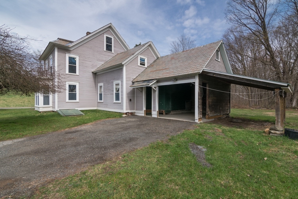 464 Main Rd Property Photo 5