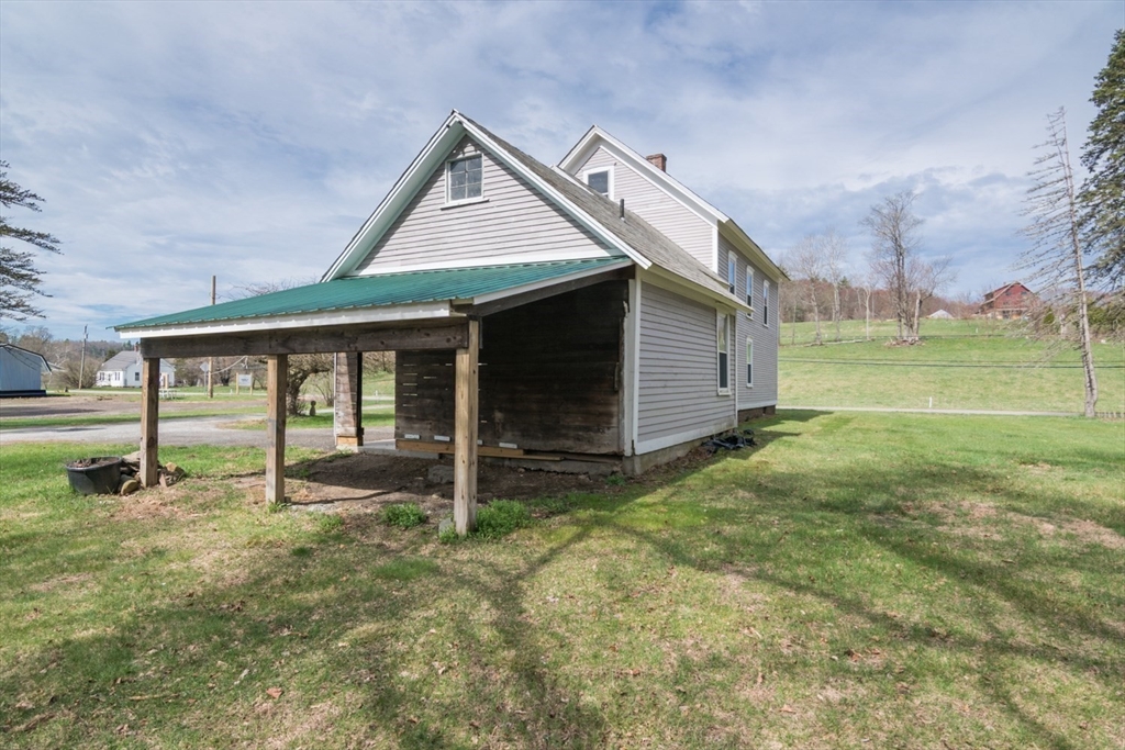 464 Main Rd Property Photo 6