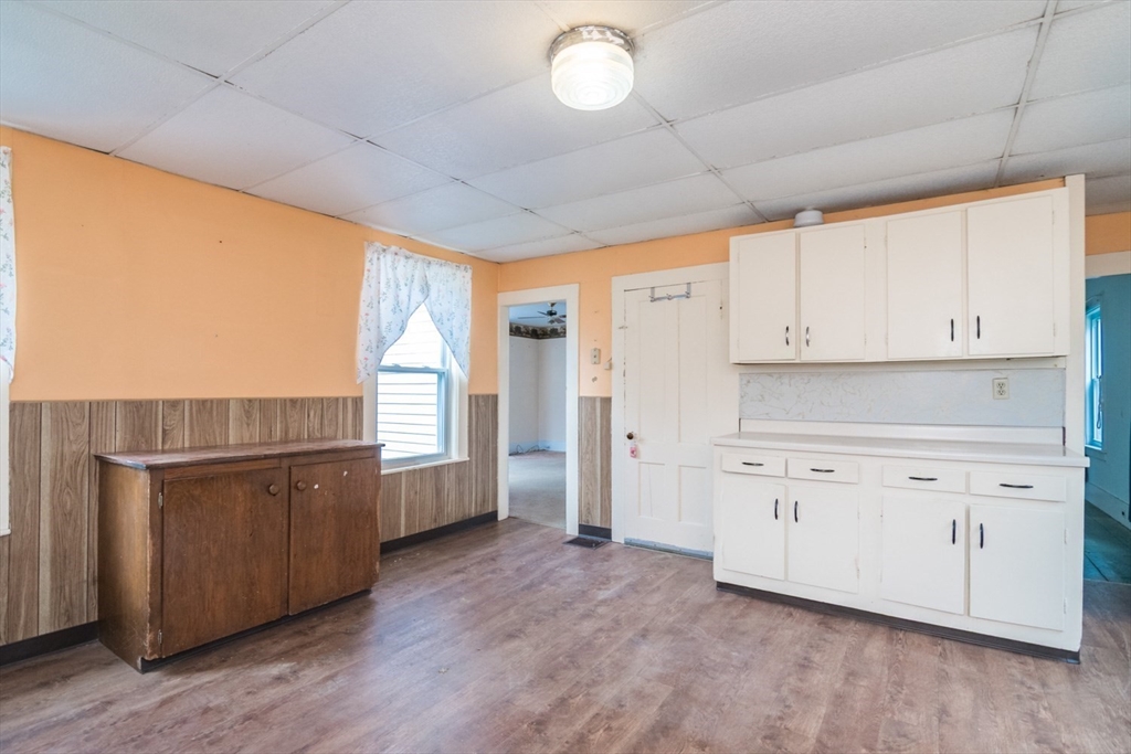 464 Main Rd Property Photo 9