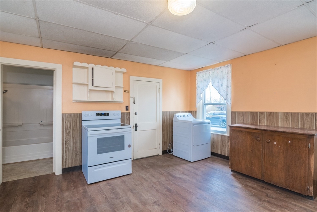 464 Main Rd Property Photo 10