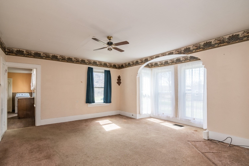 464 Main Rd Property Photo 12