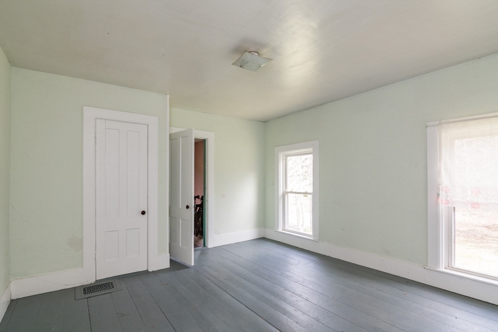 464 Main Rd Property Photo 19