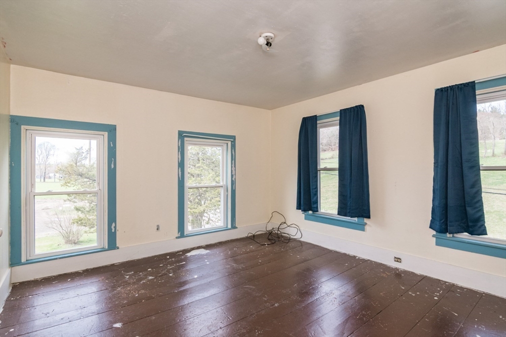 464 Main Rd Property Photo 26