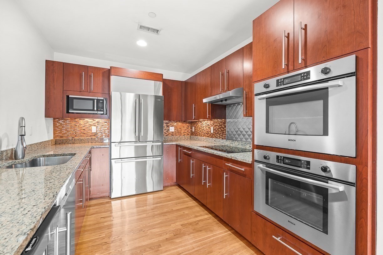 310 Hammond Pond Pkwy # 301 Property Photo 4