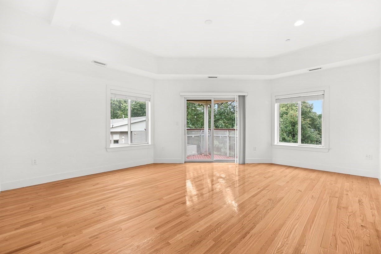 310 Hammond Pond Pkwy # 301 Property Photo 21