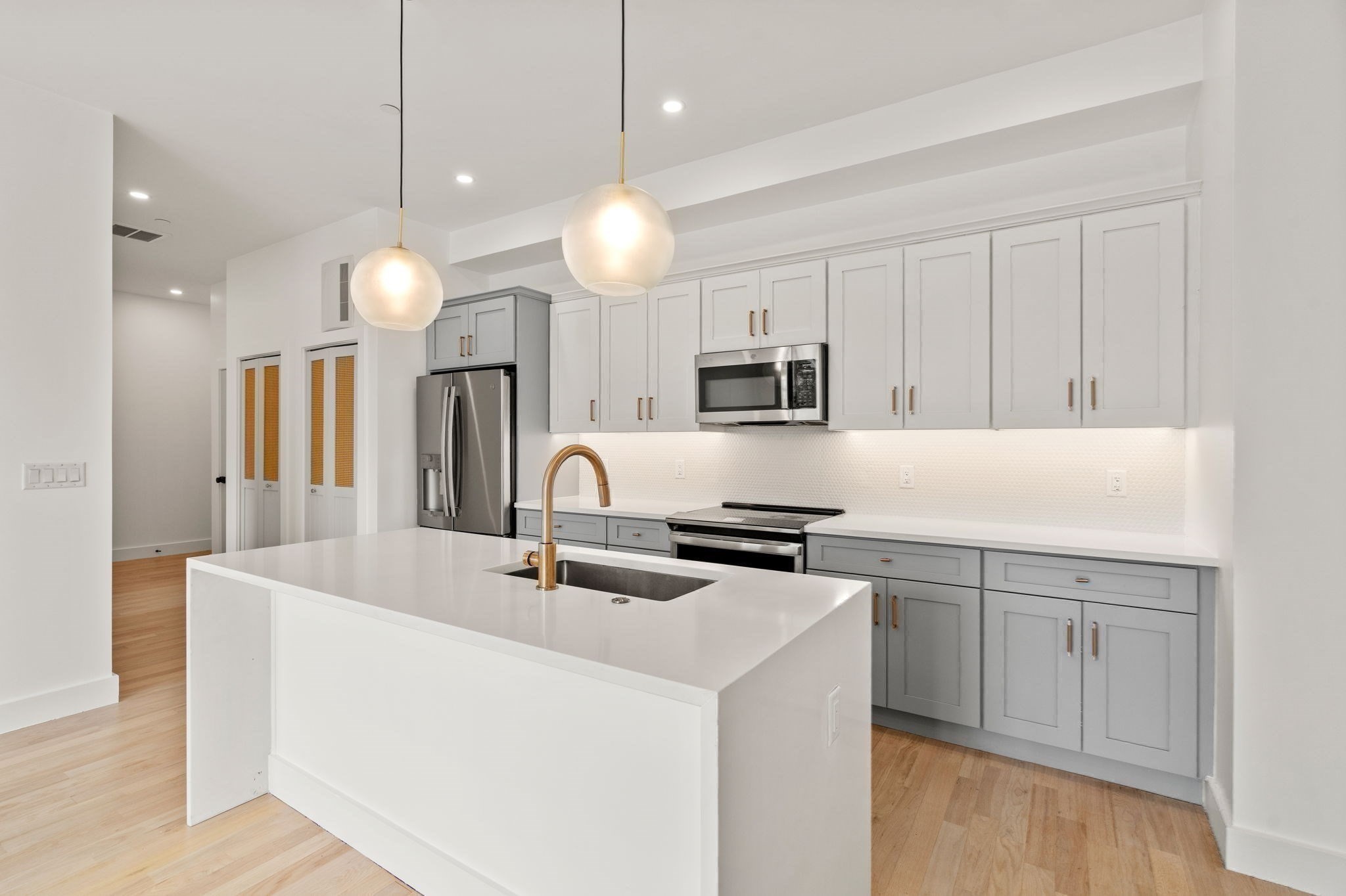 52 Withington St # 9 Property Photo 4