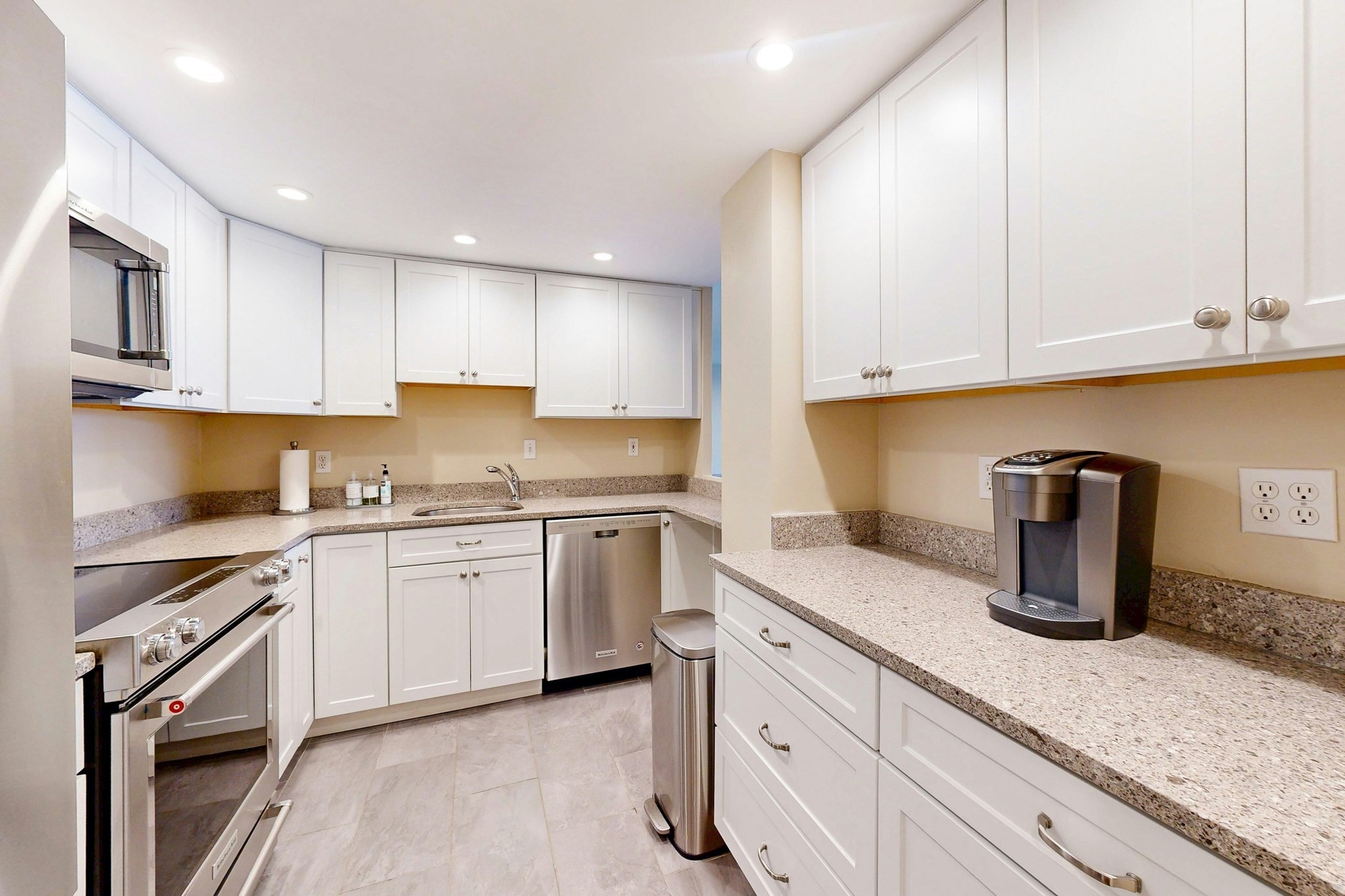 45 Longwood Ave # 707 Property Photo 7