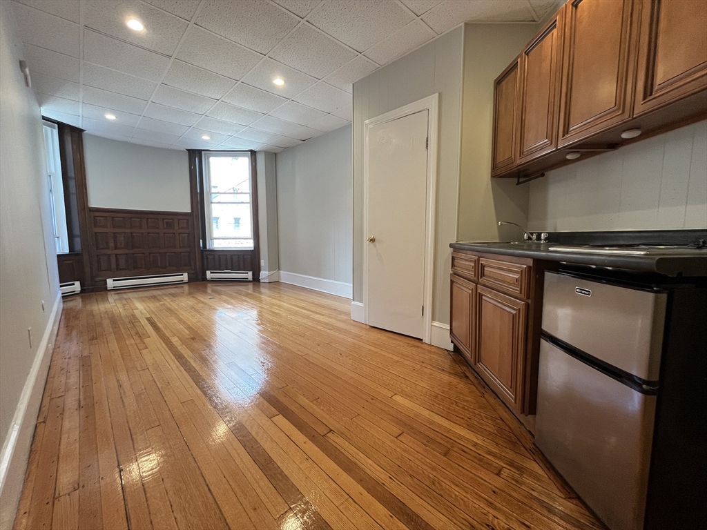 868 Beacon # 2 Property Photo 1