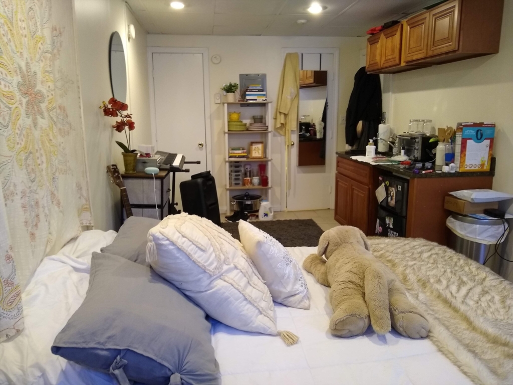 507 Beacon # C Property Photo 3