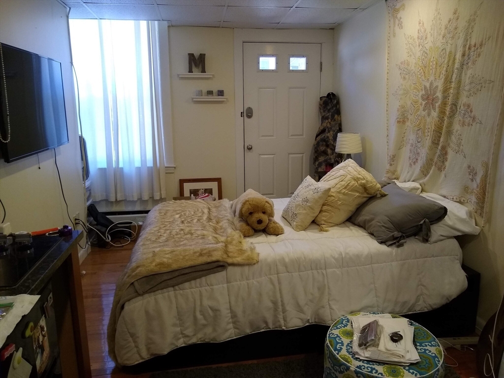 507 Beacon # C Property Photo 4