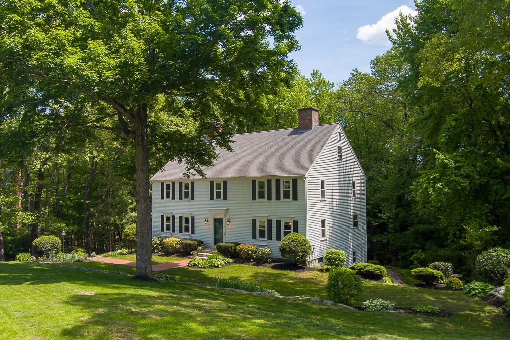 9 Olde Meetinghouse Rd Property Photo 2