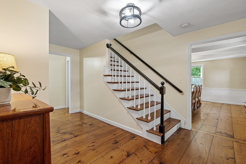 9 Olde Meetinghouse Rd Property Photo 3