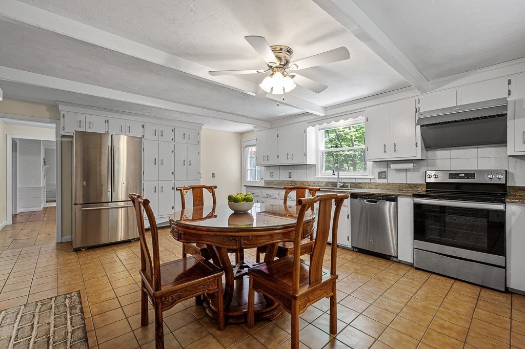 9 Olde Meetinghouse Rd Property Photo 15
