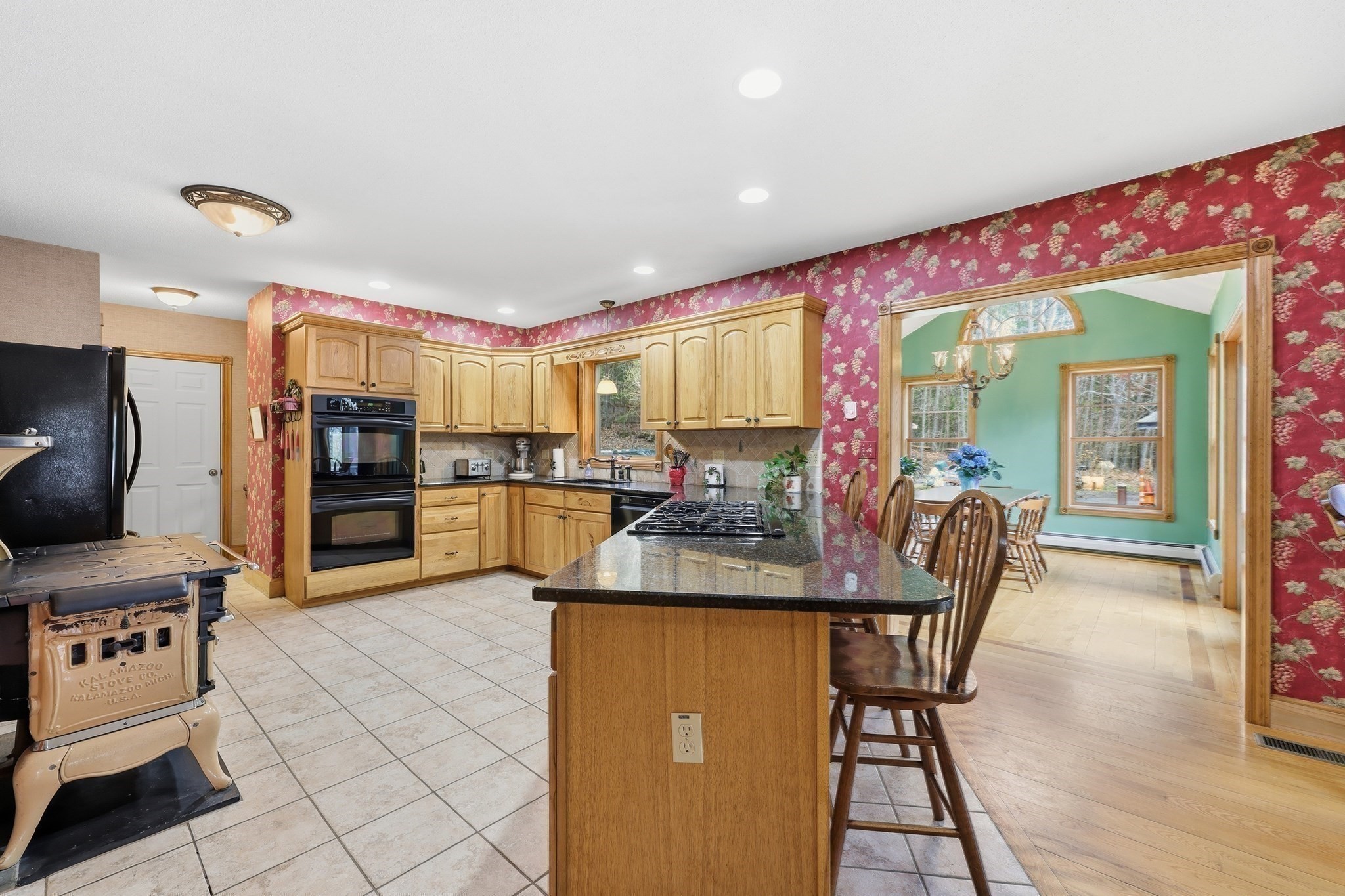 254 Bryant Property Photo 6