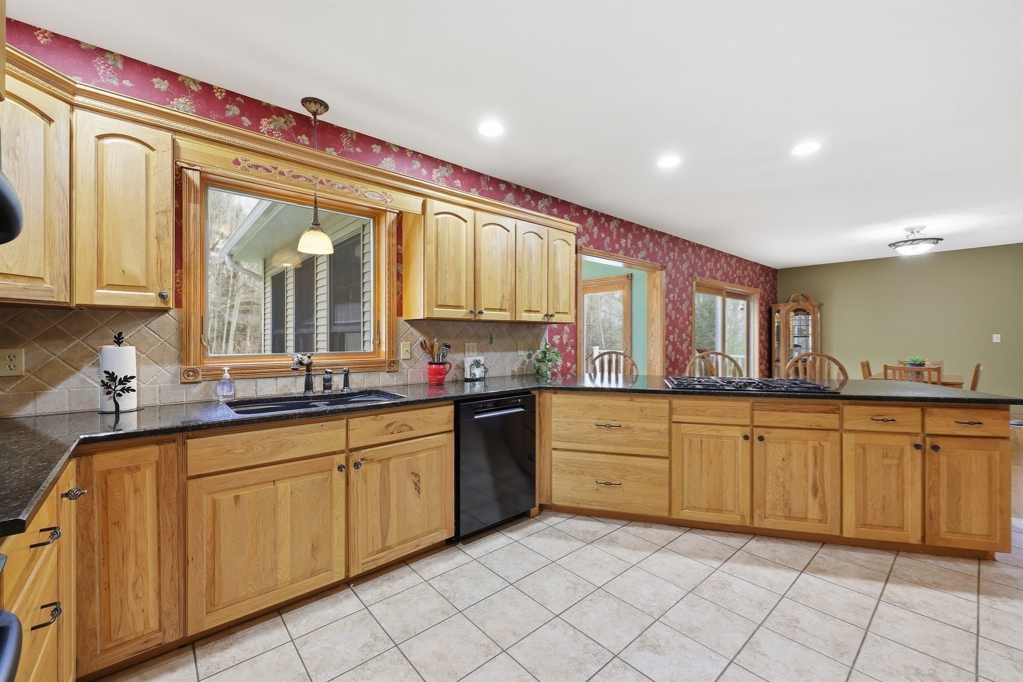 254 Bryant Property Photo 7