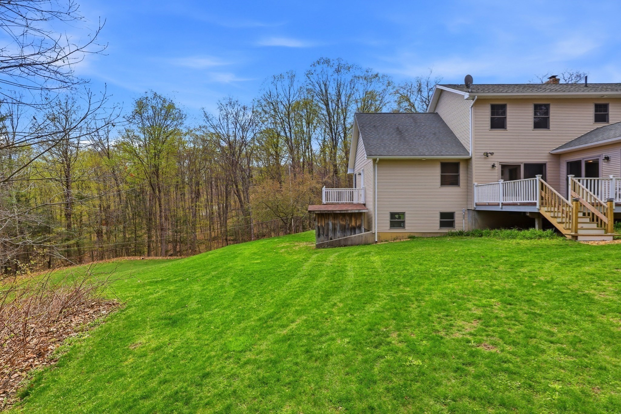 254 Bryant Property Photo 29