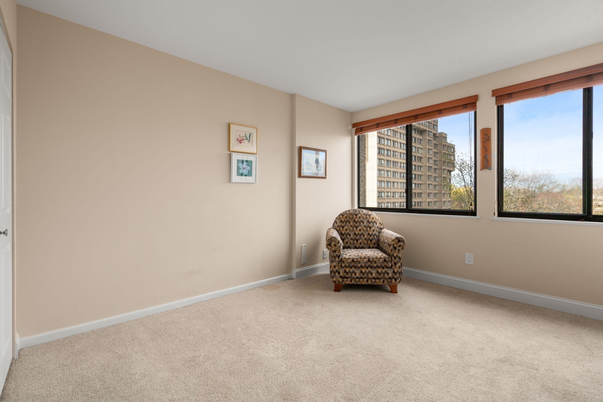 250 Hammond Pond Parkway # 705s Property Photo 16