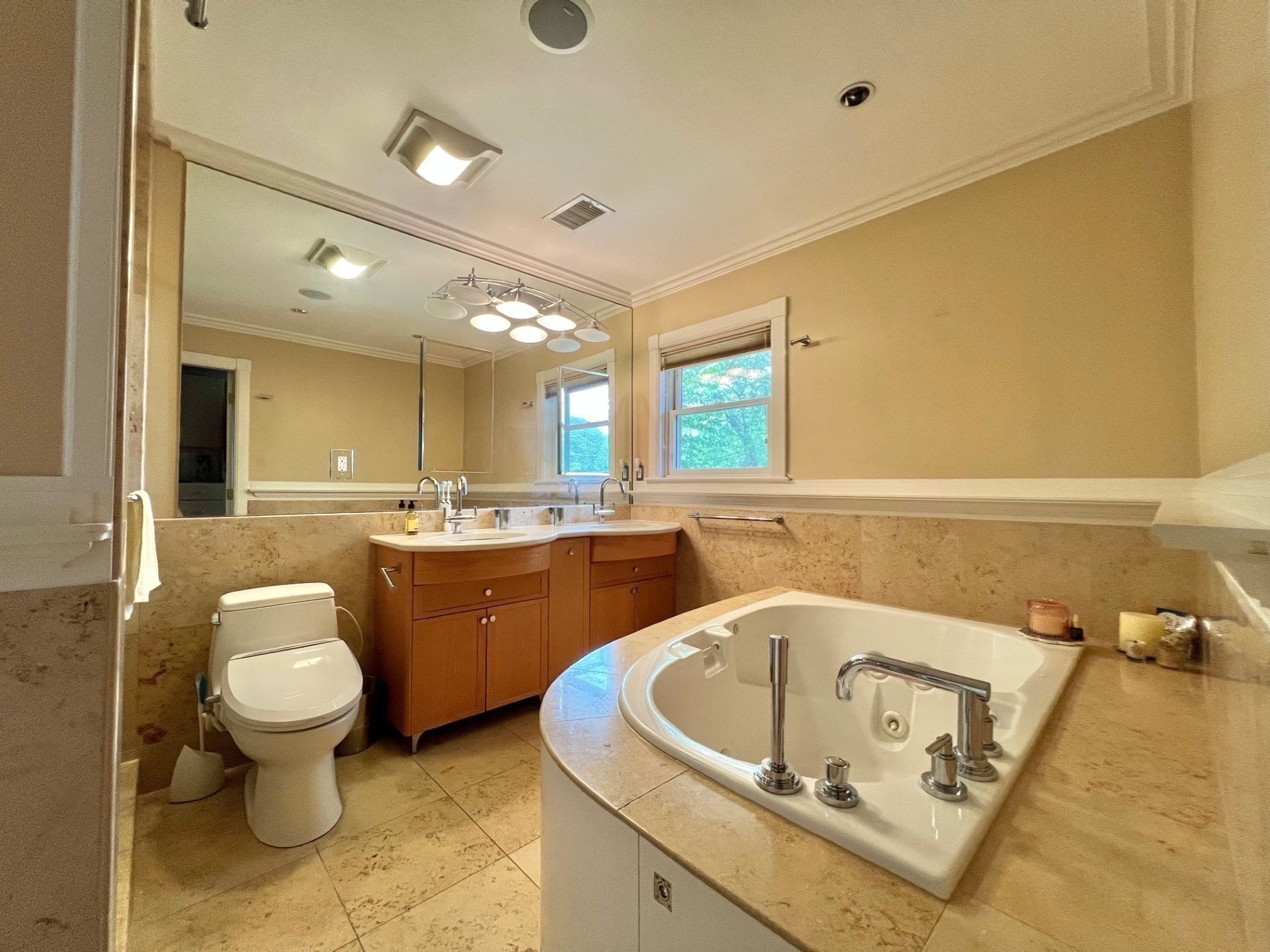 75 Lee Street Property Photo 21