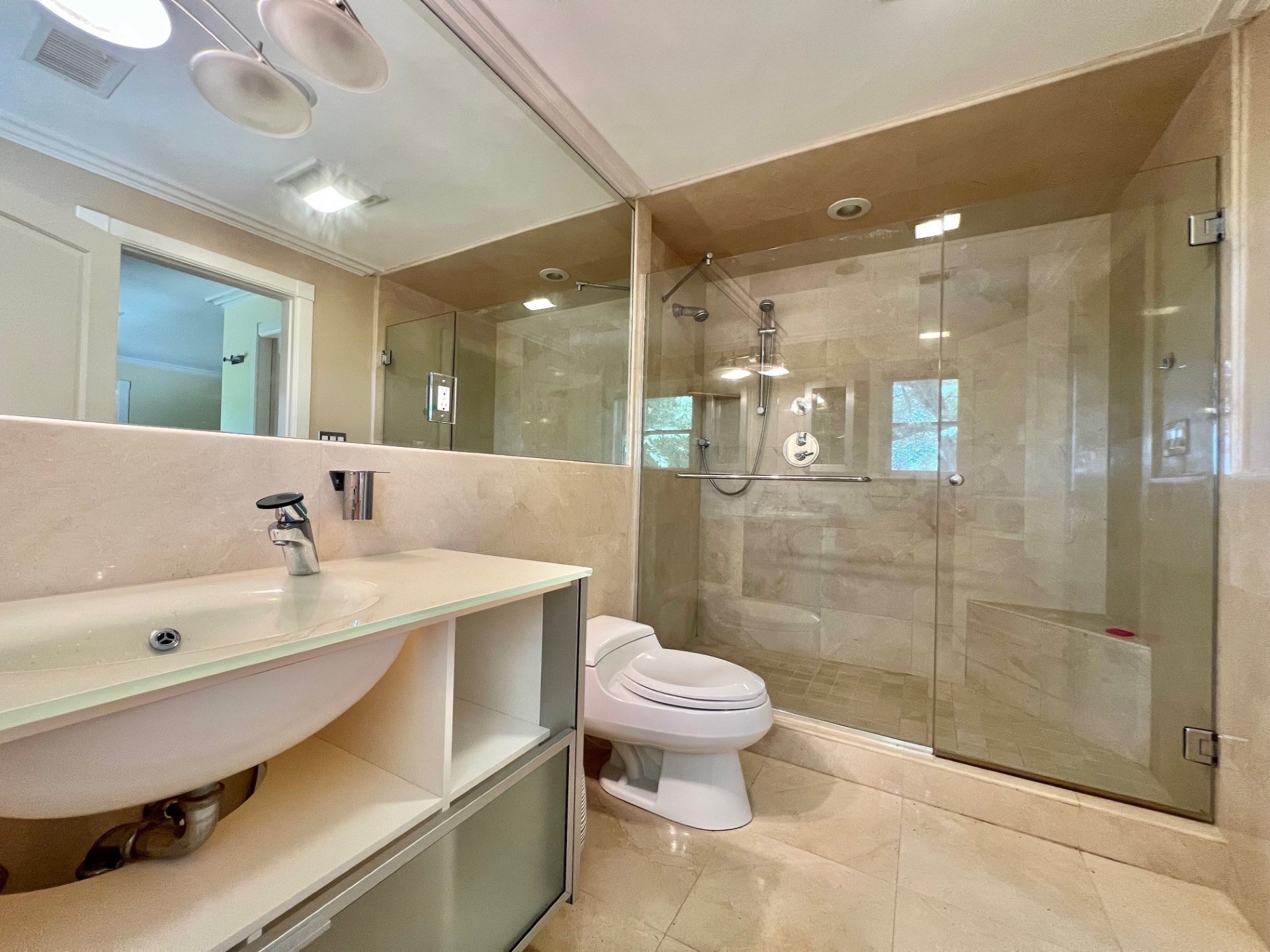 75 Lee Street Property Photo 24
