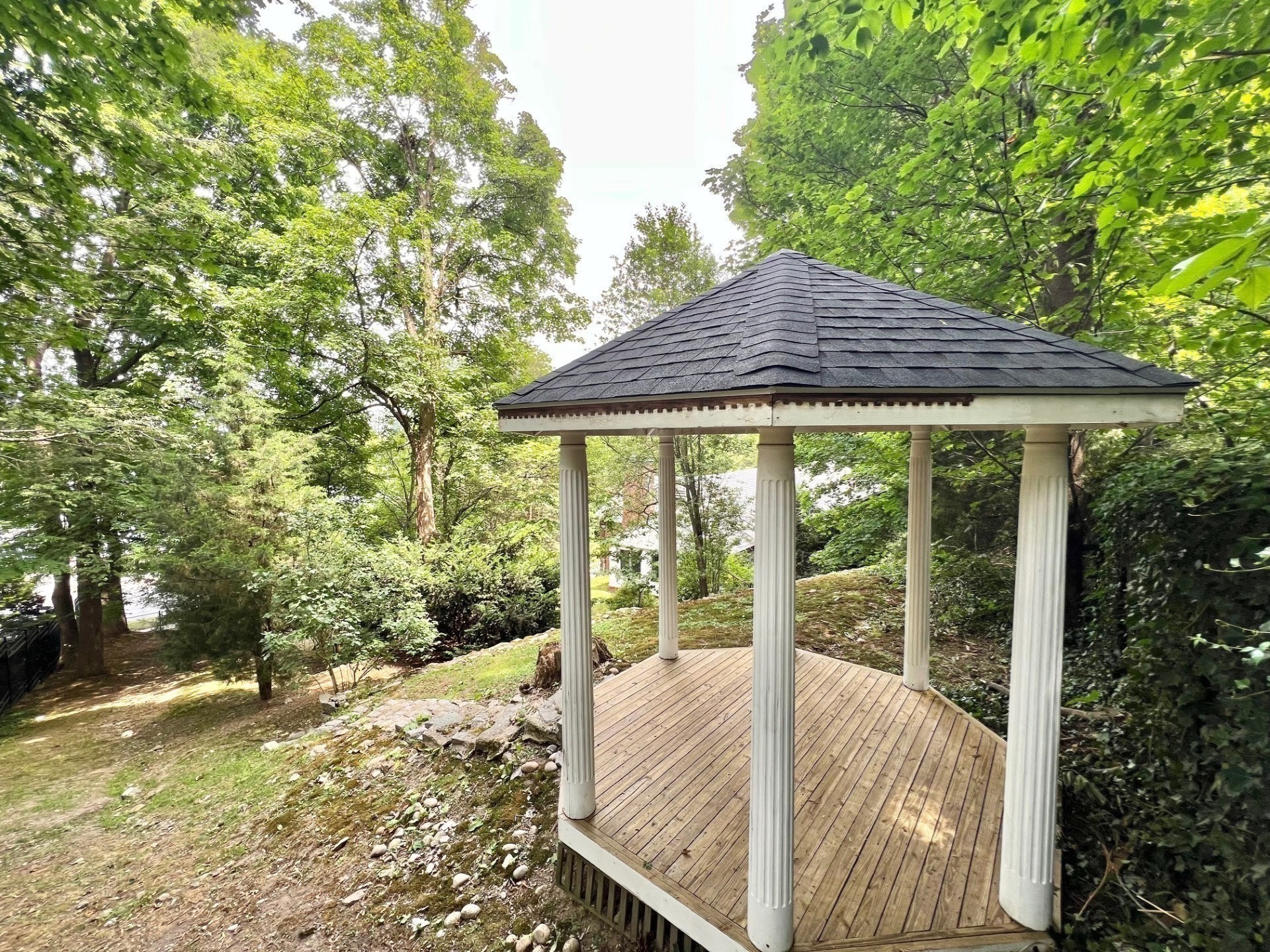 75 Lee Street Property Photo 25