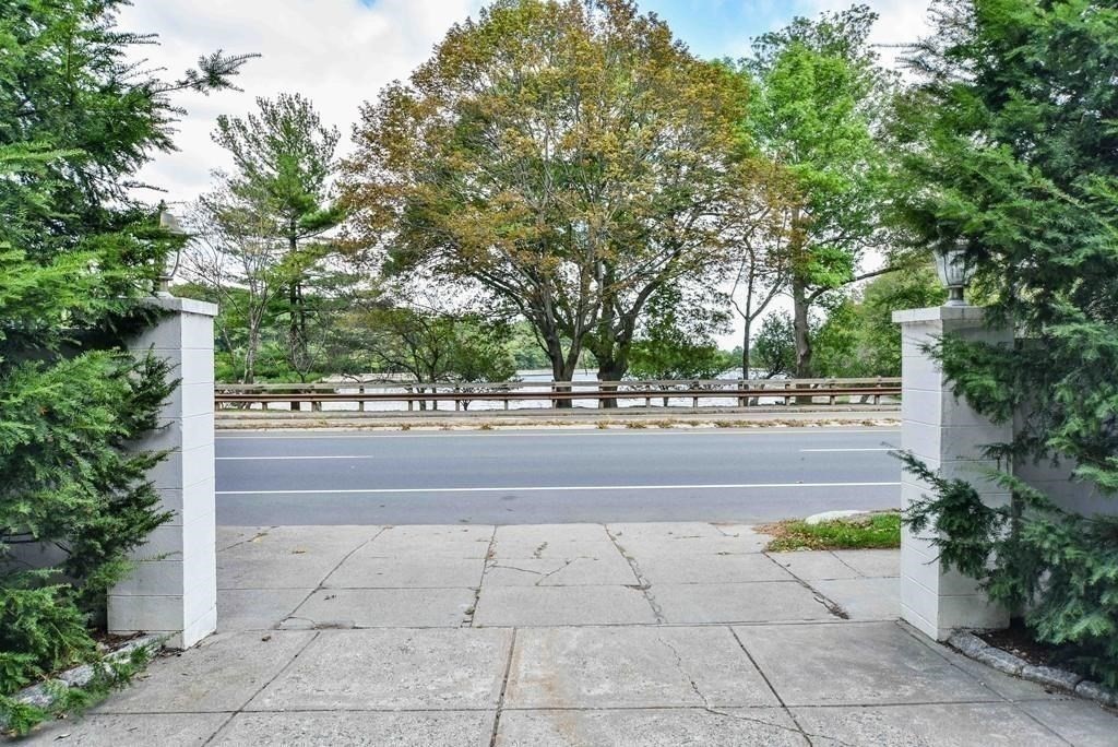 75 Lee Street Property Photo 29