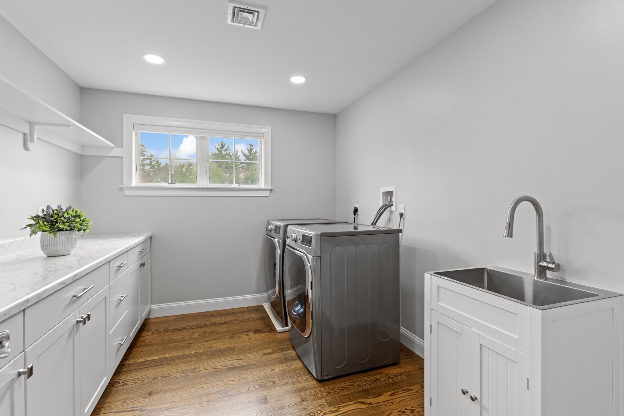 14 Charles St Property Photo 28
