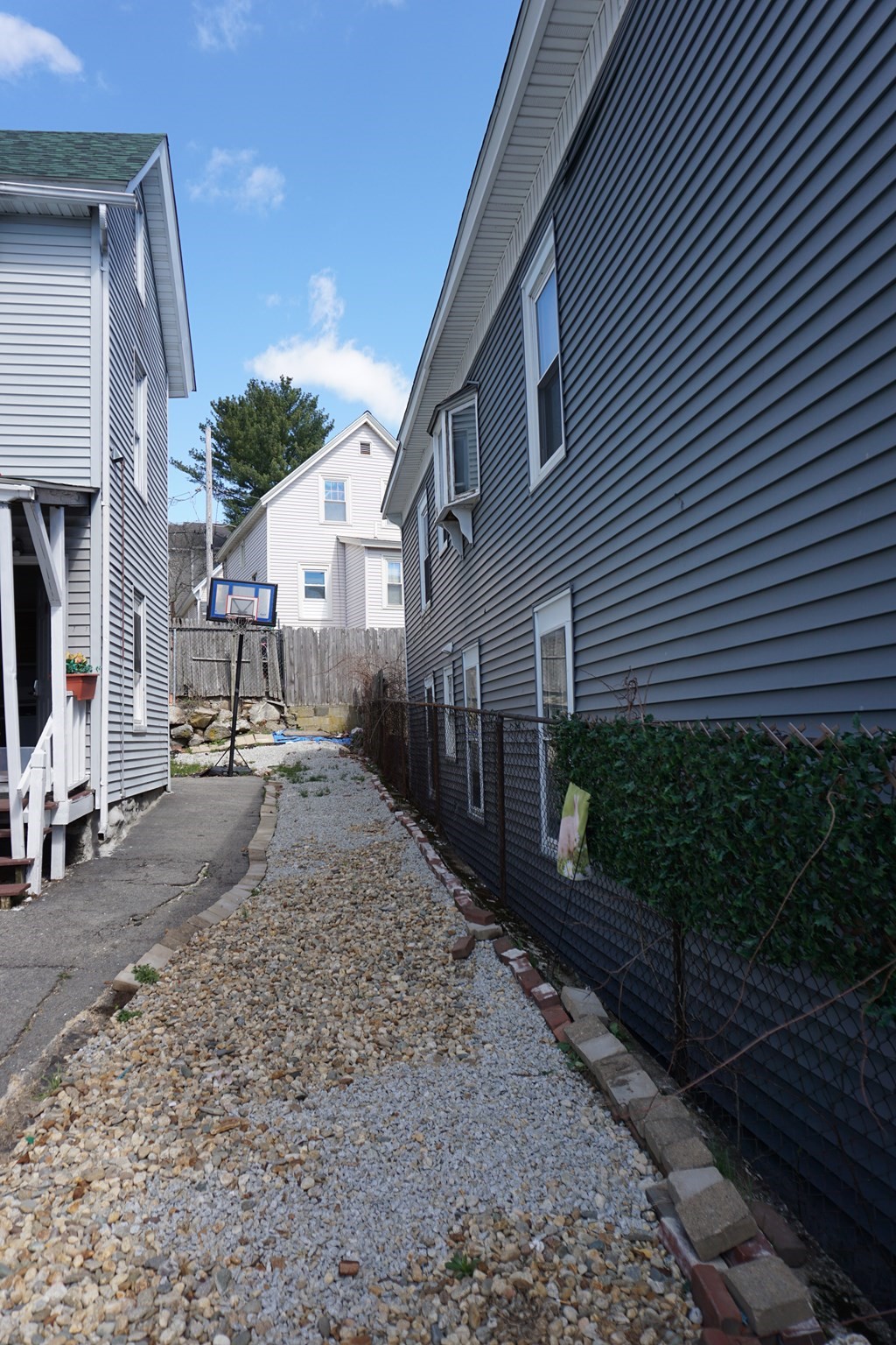 27 Shaw St Property Photo 2