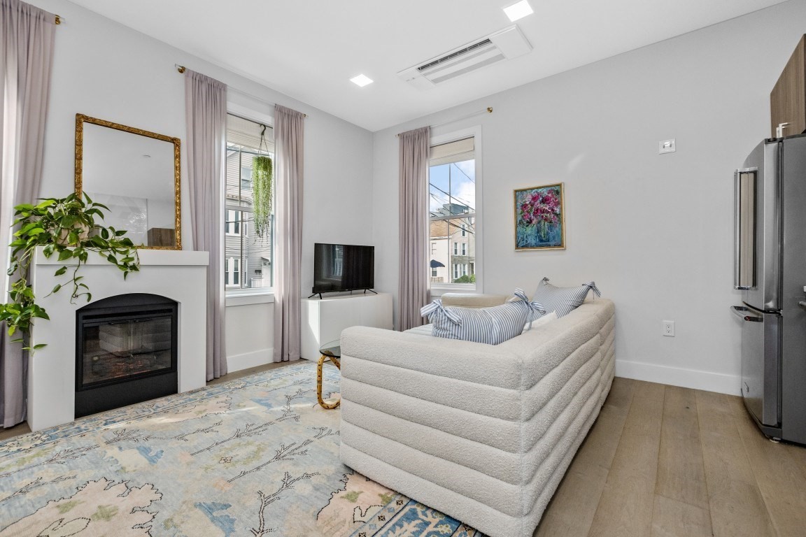 24 Rush St # C Property Photo 2