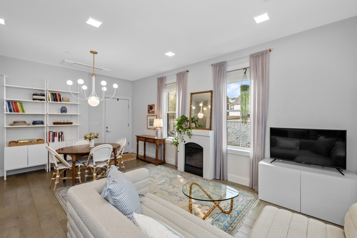 24 Rush St # C Property Photo 5