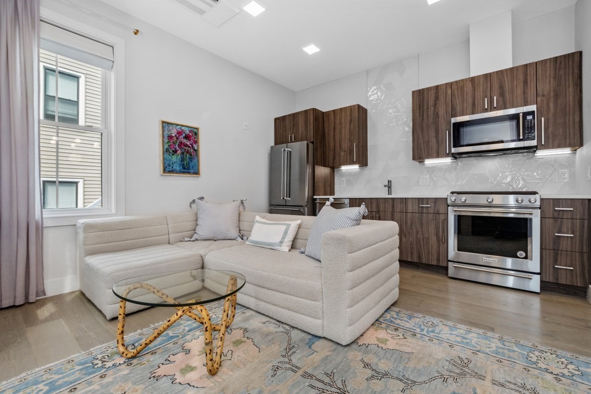 24 Rush St # C Property Photo 7